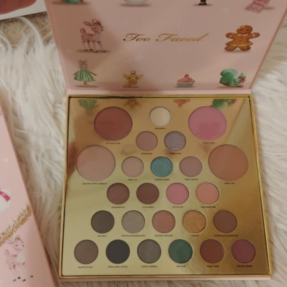 🎄FIRM! NWT TOO FACED MERRY MERRY MAKEUP FACE AND EYE PALETTE (LIMITED EDITION) - Picture 9 of 14